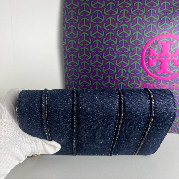 NWT Tory Burch Britten Denim Chain Wallet With Wristlet - Picture 6 of 16